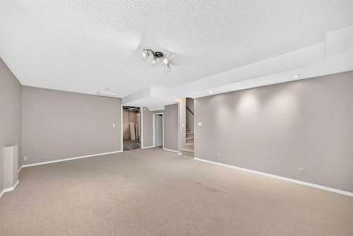 22 Cramond Crescent Se, Calgary, AB 