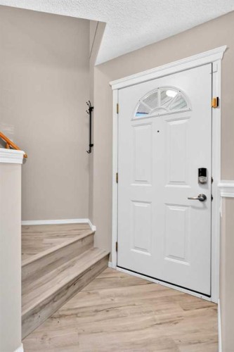 22 Cramond Crescent Se, Calgary, AB 