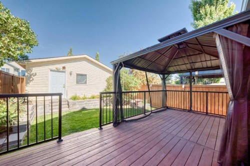 22 Cramond Crescent Se, Calgary, AB 