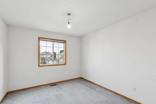 341 Coral Keys Villas Ne, Calgary, AB 