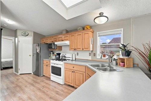 225 Ranchwood Lane, Strathmore, AB 