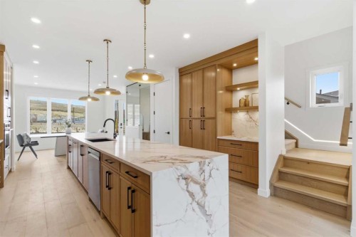 2119 Mackay Road Nw, Calgary, AB 