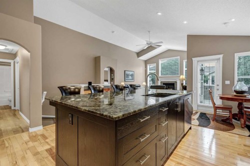 10 Strathlea Grove Sw, Calgary, AB 