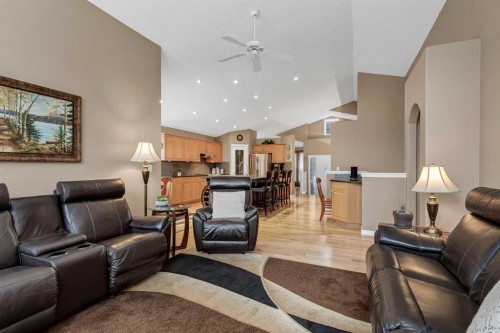 10 Strathlea Grove Sw, Calgary, AB 