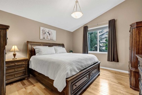 10 Strathlea Grove Sw, Calgary, AB 