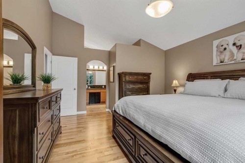 10 Strathlea Grove Sw, Calgary, AB 