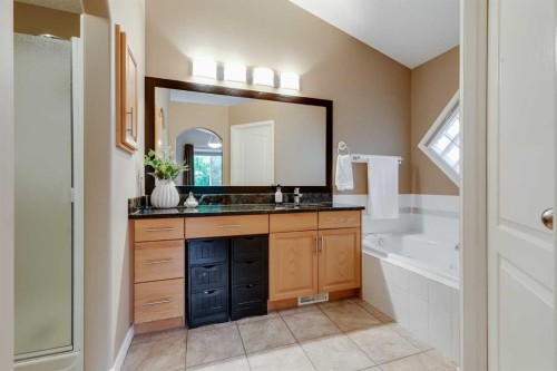 10 Strathlea Grove Sw, Calgary, AB 