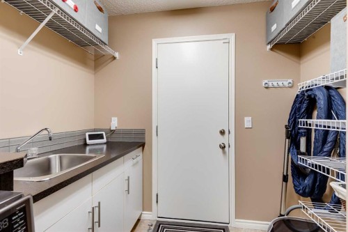 10 Strathlea Grove Sw, Calgary, AB 