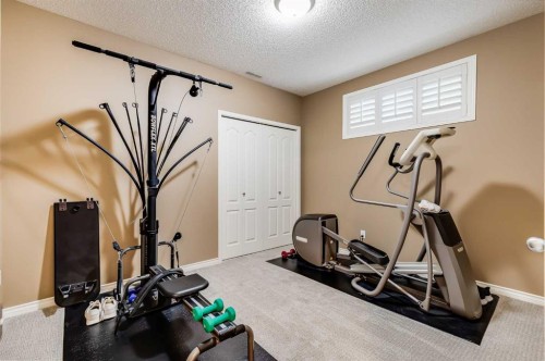 10 Strathlea Grove Sw, Calgary, AB 