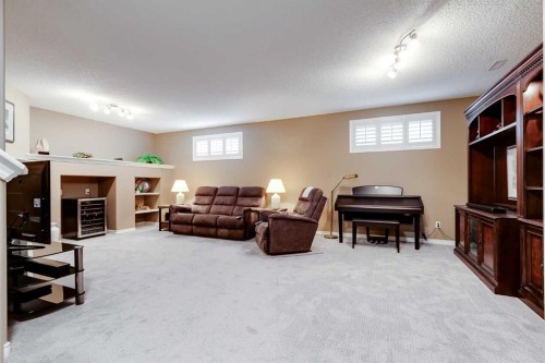 10 Strathlea Grove Sw, Calgary, AB 