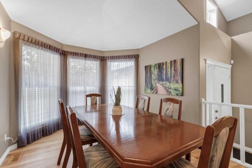10 Strathlea Grove Sw, Calgary, AB 