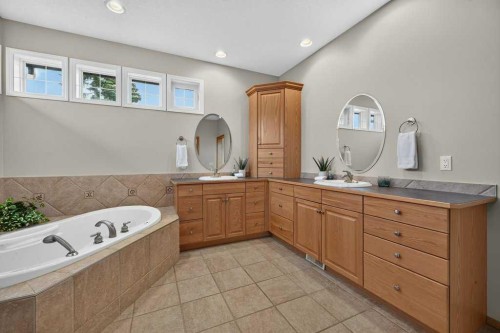 15 Rosery Drive Nw, Calgary, AB 