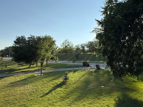 15 Rosery Drive Nw, Calgary, AB 
