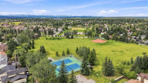 267 Brookgreen Drive Sw, Calgary, AB 