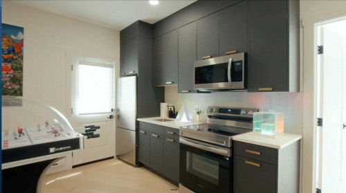 1507 96 Avenue Sw, Calgary, AB 
