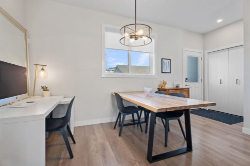 44 D'Arcy Boulevard, Okotoks, AB - Indoor Photo Showing Dining Room