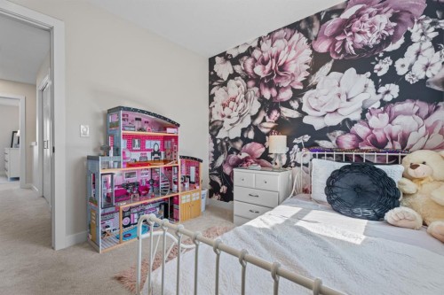 44 D'Arcy Boulevard, Okotoks, AB - Indoor Photo Showing Other Room