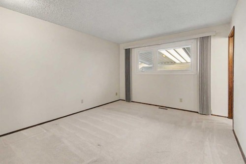 163 Lake Sylvan Close Se, Calgary, AB 