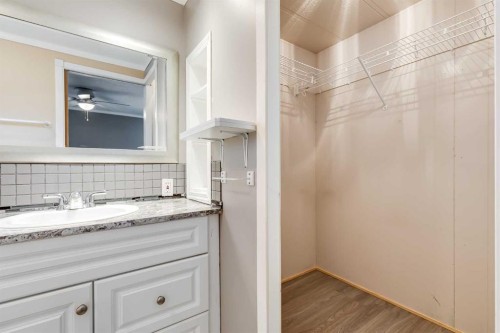 197 Spring Dale Circle Se, Airdrie, AB - Indoor Photo Showing Bathroom
