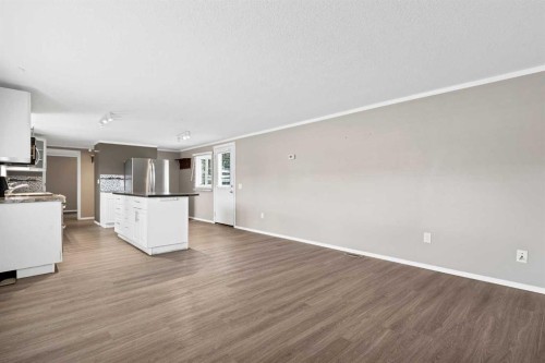 197 Spring Dale Circle Se, Airdrie, AB - Indoor Photo Showing Kitchen