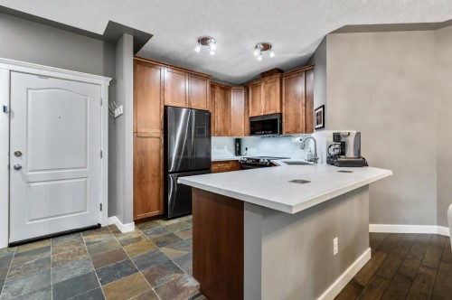 233-20 Discovery Ridge Close Sw, Calgary, AB 