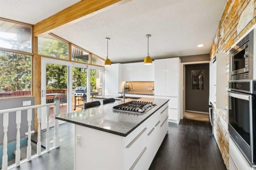 1423 75 Avenue Sw, Calgary, AB 