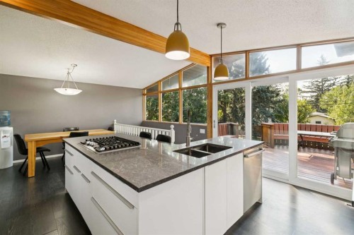1423 75 Avenue Sw, Calgary, AB 