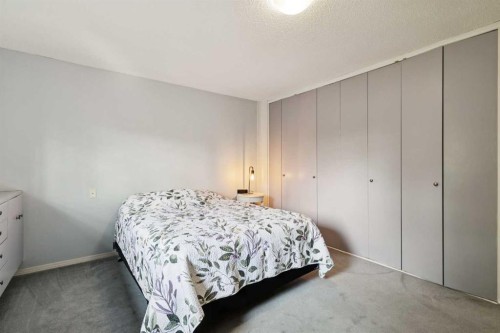 1423 75 Avenue Sw, Calgary, AB 