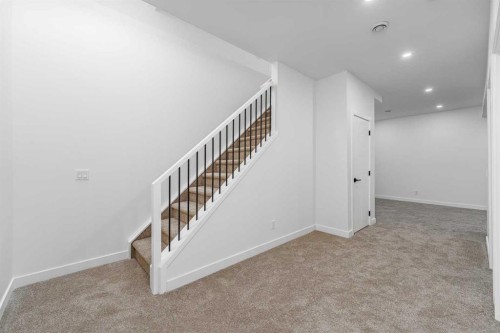 423 Hendon Drive Nw, Calgary, AB 