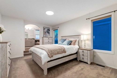 102 Springborough Point Sw, Calgary, AB 