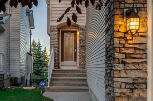 102 Springborough Point Sw, Calgary, AB 