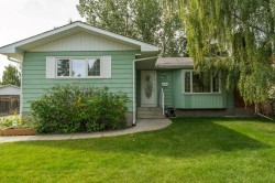 3239 Oakwood Drive SW Calgary, AB T2V 0K4