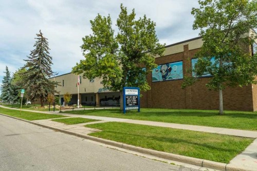 3239 Oakwood Drive Sw, Calgary, AB 