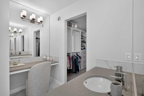 648 Legacy Woods Circle Se, Calgary, AB 