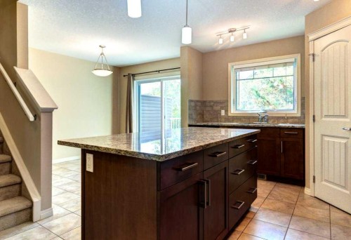 409 Cranberry Park Se, Calgary, AB 