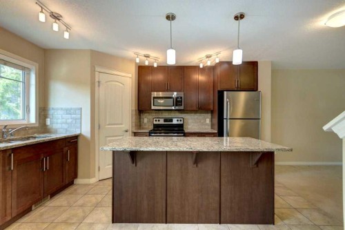 409 Cranberry Park Se, Calgary, AB 