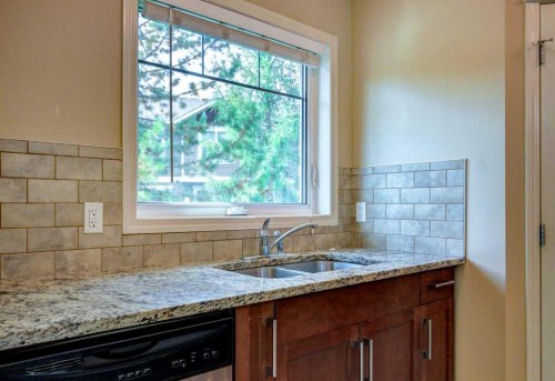 409 Cranberry Park Se, Calgary, AB 