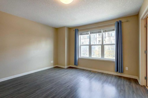 409 Cranberry Park Se, Calgary, AB 