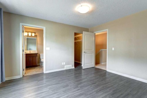 409 Cranberry Park Se, Calgary, AB 