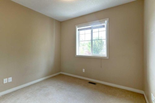 409 Cranberry Park Se, Calgary, AB 