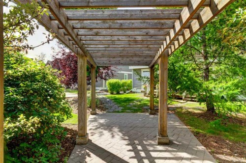 409 Cranberry Park Se, Calgary, AB 