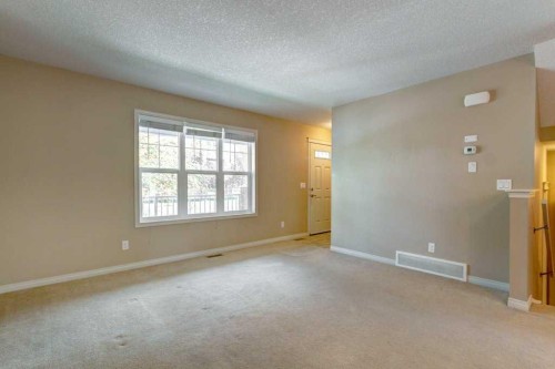 409 Cranberry Park Se, Calgary, AB 