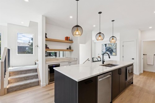 2402 Westmount Road Nw, Calgary, AB 