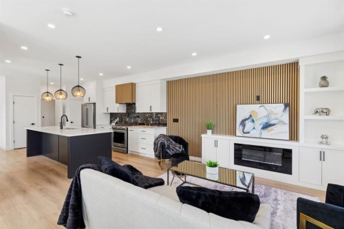 2402 Westmount Road Nw, Calgary, AB 