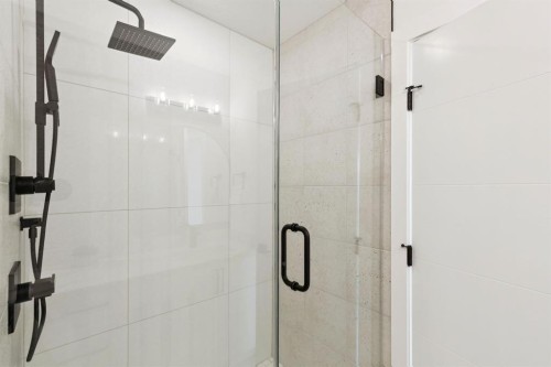 2402 Westmount Road Nw, Calgary, AB 