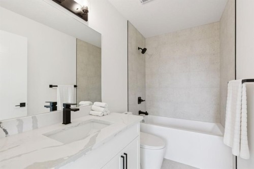 2402 Westmount Road Nw, Calgary, AB 