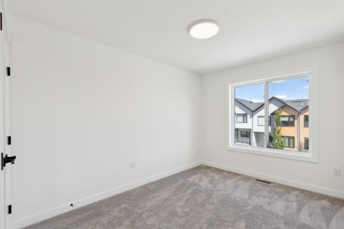 2402 Westmount Road Nw, Calgary, AB 