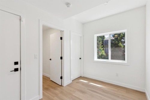 2402 Westmount Road Nw, Calgary, AB 