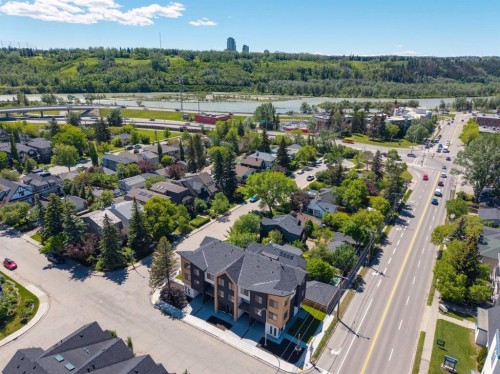 2402 Westmount Road Nw, Calgary, AB 