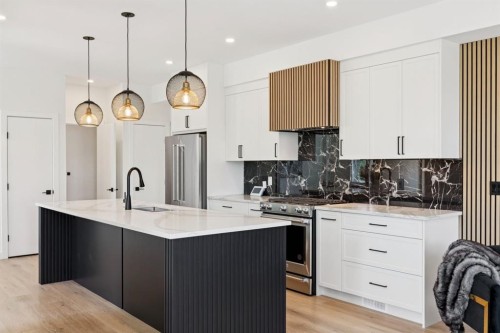 2402 Westmount Road Nw, Calgary, AB 